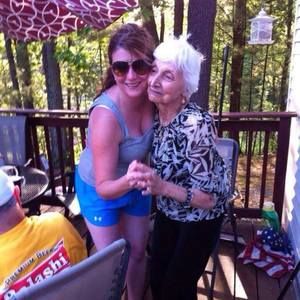 Meet your Posher, Stefanie